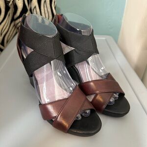 Johnston & Murphy Neela Cross Ankle Strap Leather Wedge Heels Shoes Size 8